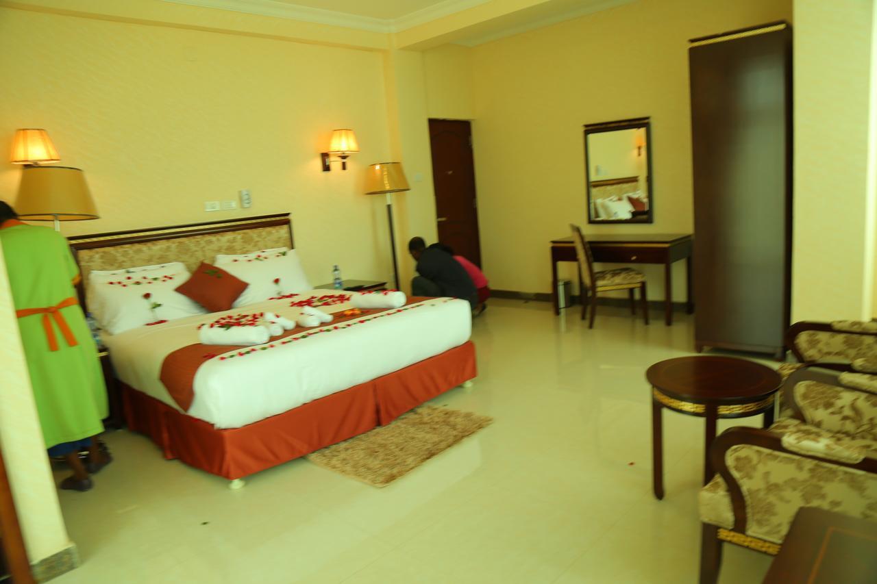 Solyana Hotel บาเฮอร์ดาร์ ภายนอก รูปภาพ